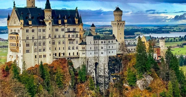 Neuschwanstein and Linderhof Private Tour from Munich