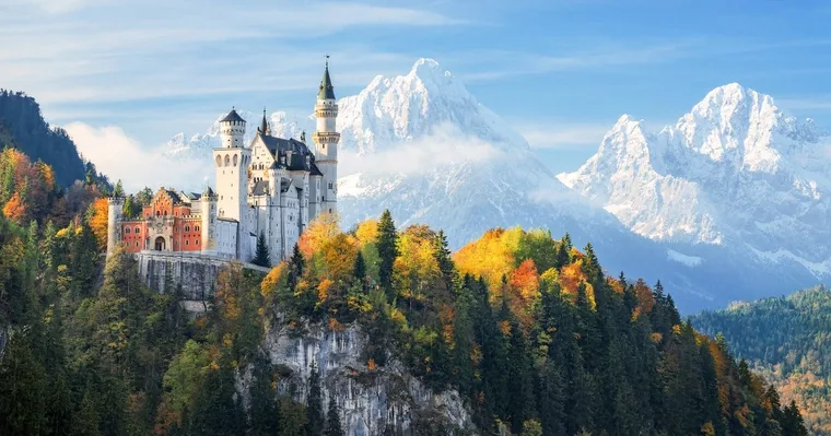 Munich: Neuschwanstein by Bus & Opt. Munich Xmas Market Tour