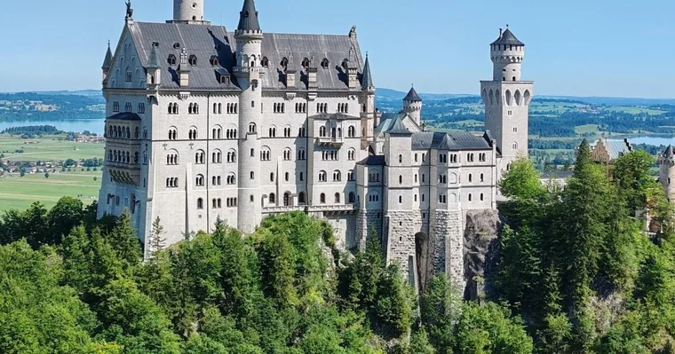 Munich: Private Neuschwanstein & Linderhof Castle Day Trip